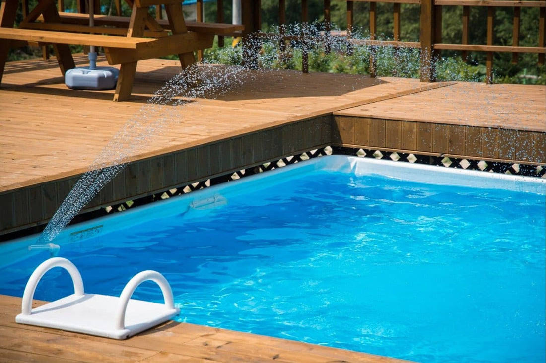 Come scegliere gli accessori per una piscina in giardino