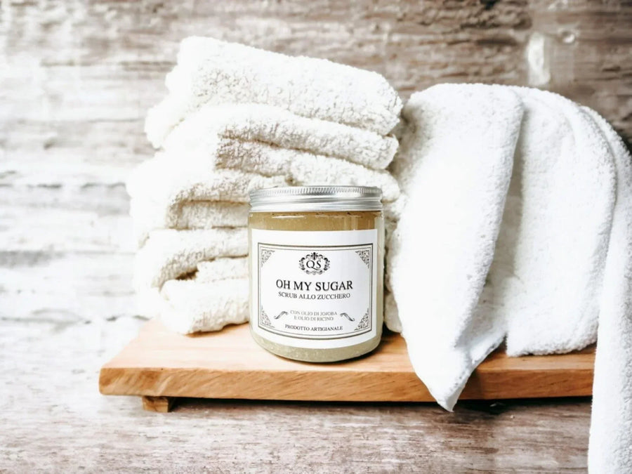 Lo scrub non lava via l'abbronzatura: miti e verità sulla cura della pelle dorata