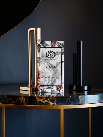 Profumo di nicchia artigianale Etienne legnoso elegante Made in Italy