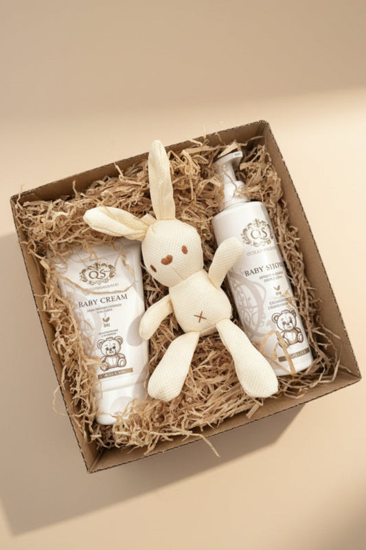 Cofanetto regalo bebè con prodotti cosmetici naturali per la cura delicata della pelle